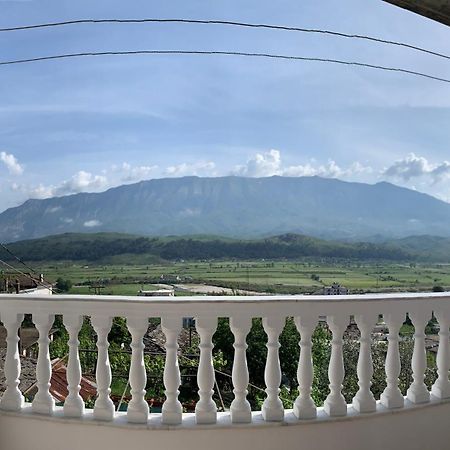 Stonetale Garden Guesthouse Gjirokaster Bagian luar foto