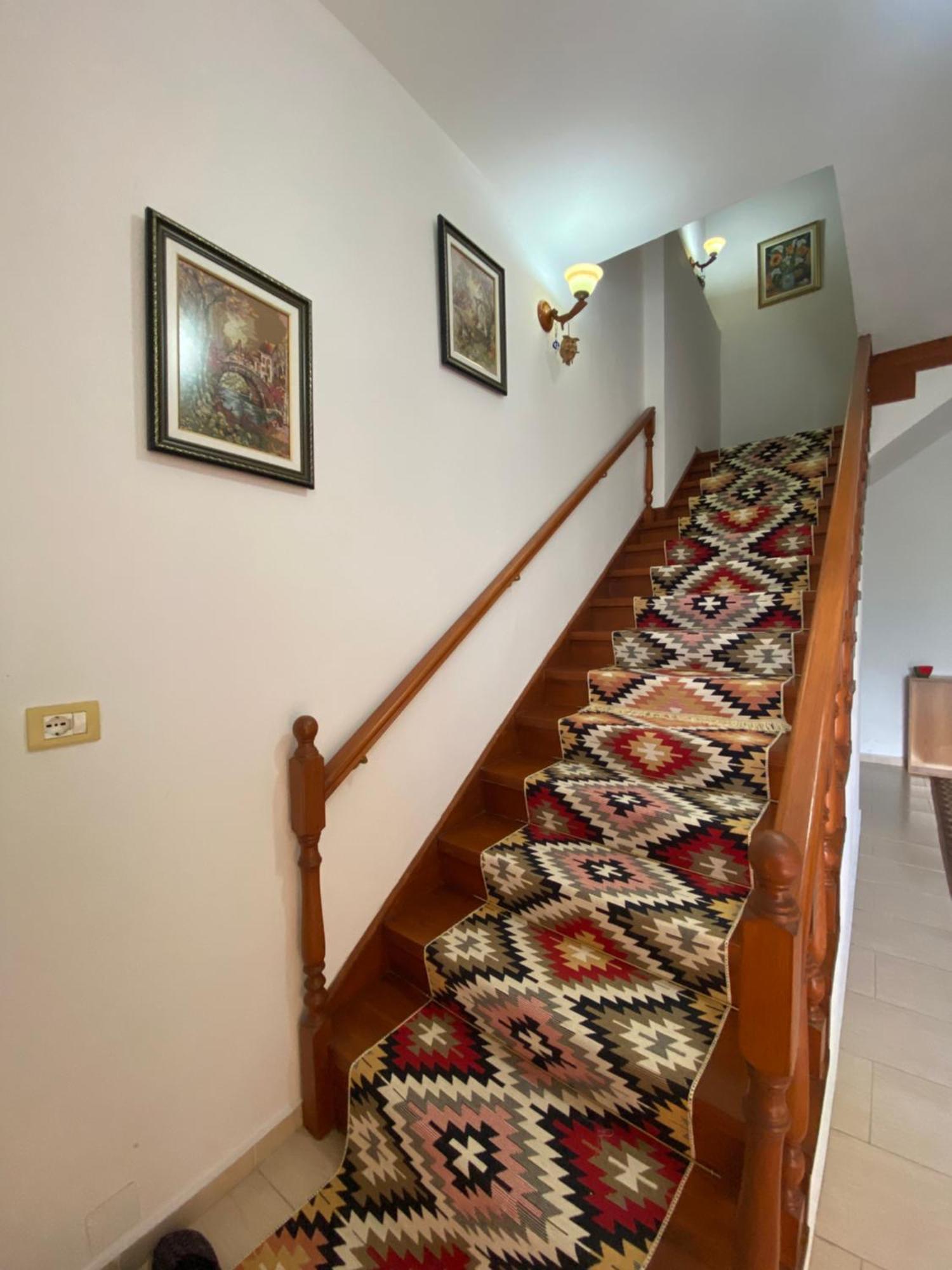 Stonetale Garden Guesthouse Gjirokaster Bagian luar foto
