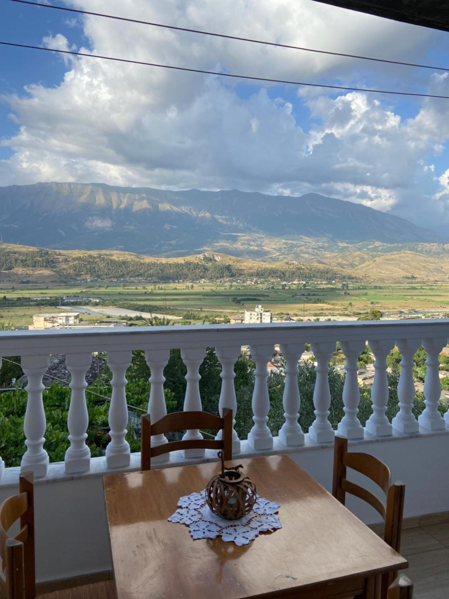 Stonetale Garden Guesthouse Gjirokaster Bagian luar foto