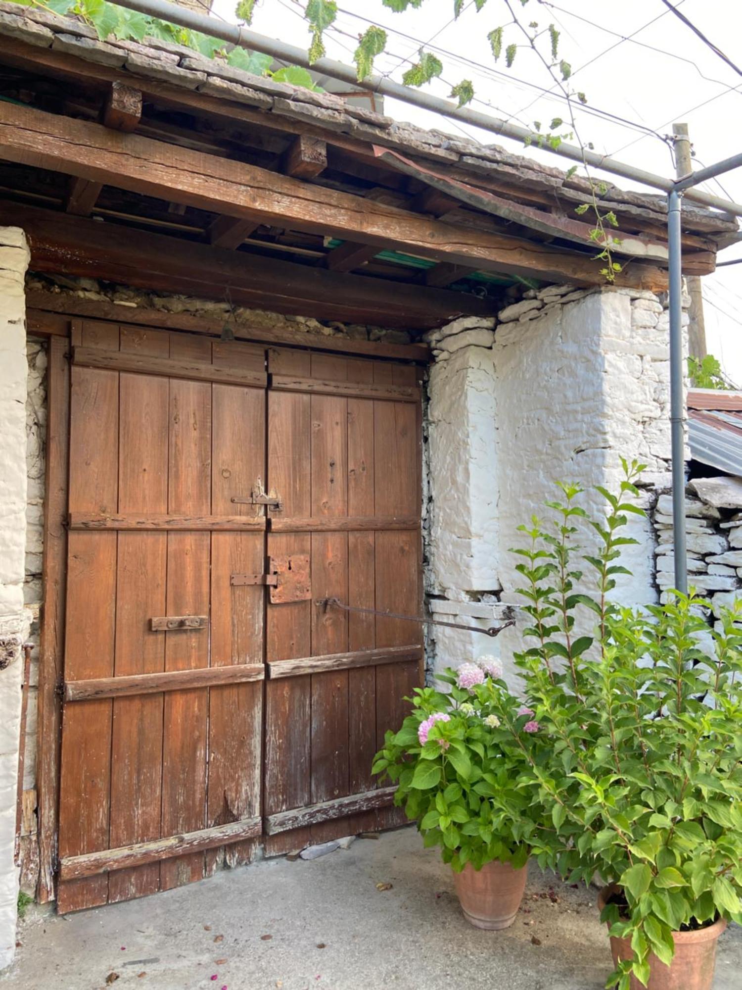Stonetale Garden Guesthouse Gjirokaster Bagian luar foto