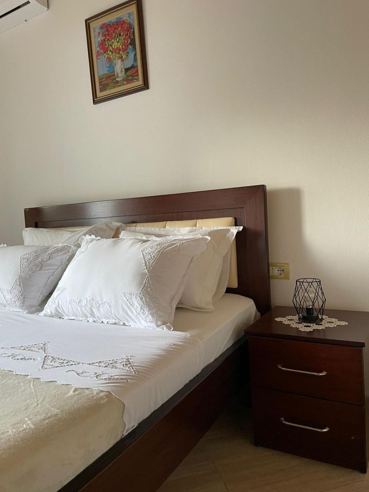 Stonetale Garden Guesthouse Gjirokaster Bagian luar foto