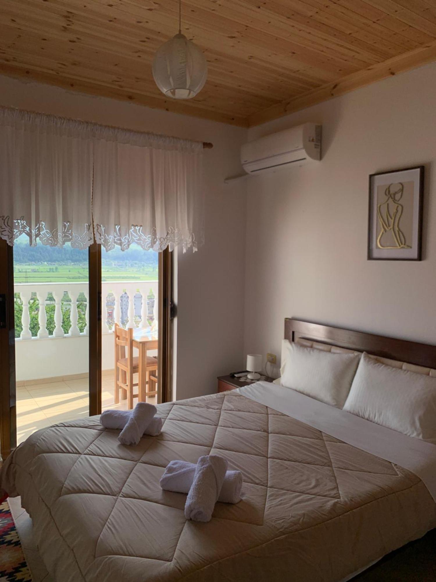 Stonetale Garden Guesthouse Gjirokaster Bagian luar foto