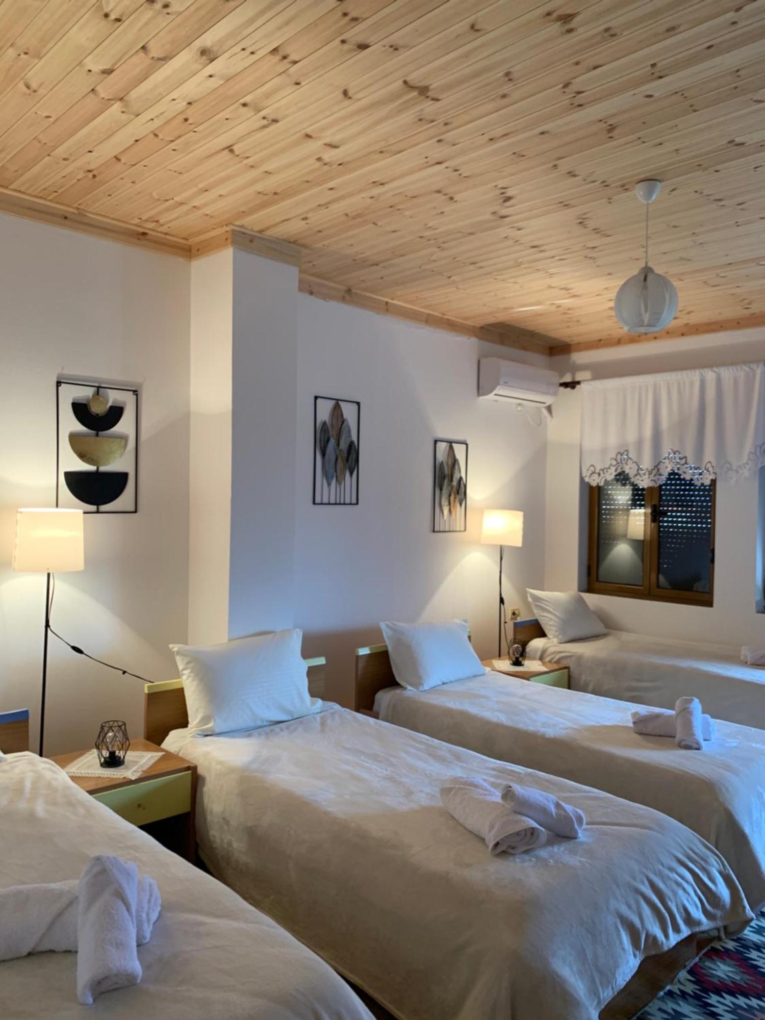 Stonetale Garden Guesthouse Gjirokaster Bagian luar foto