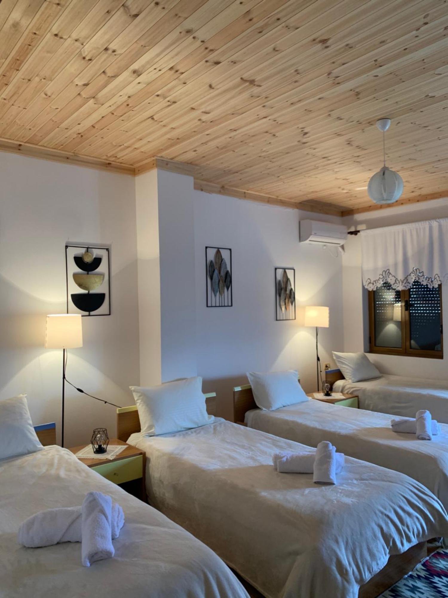 Stonetale Garden Guesthouse Gjirokaster Bagian luar foto